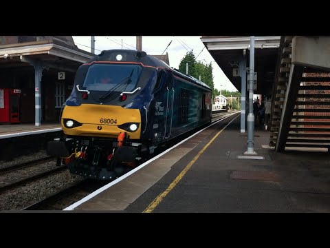 DRS 68004 speeds through Stowmarket with *2 TONE HORN* | 13/08/14