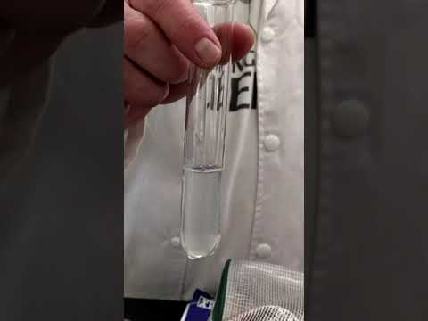 Iodine clock reaction 😮 (like magic, but real!!!) #chemistry #science #fun