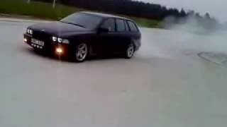 preview picture of video 'Bmw 540i donut innan däckbyte'