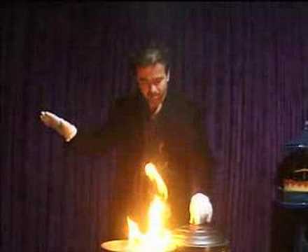 Voir la vidéo du Gants en Feu 3 paires - Fire Gloves