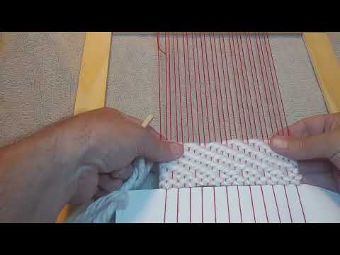 Twill Weaving on the DIY Small Frame Tapestry Loom.   Why is twill so dang hard?
