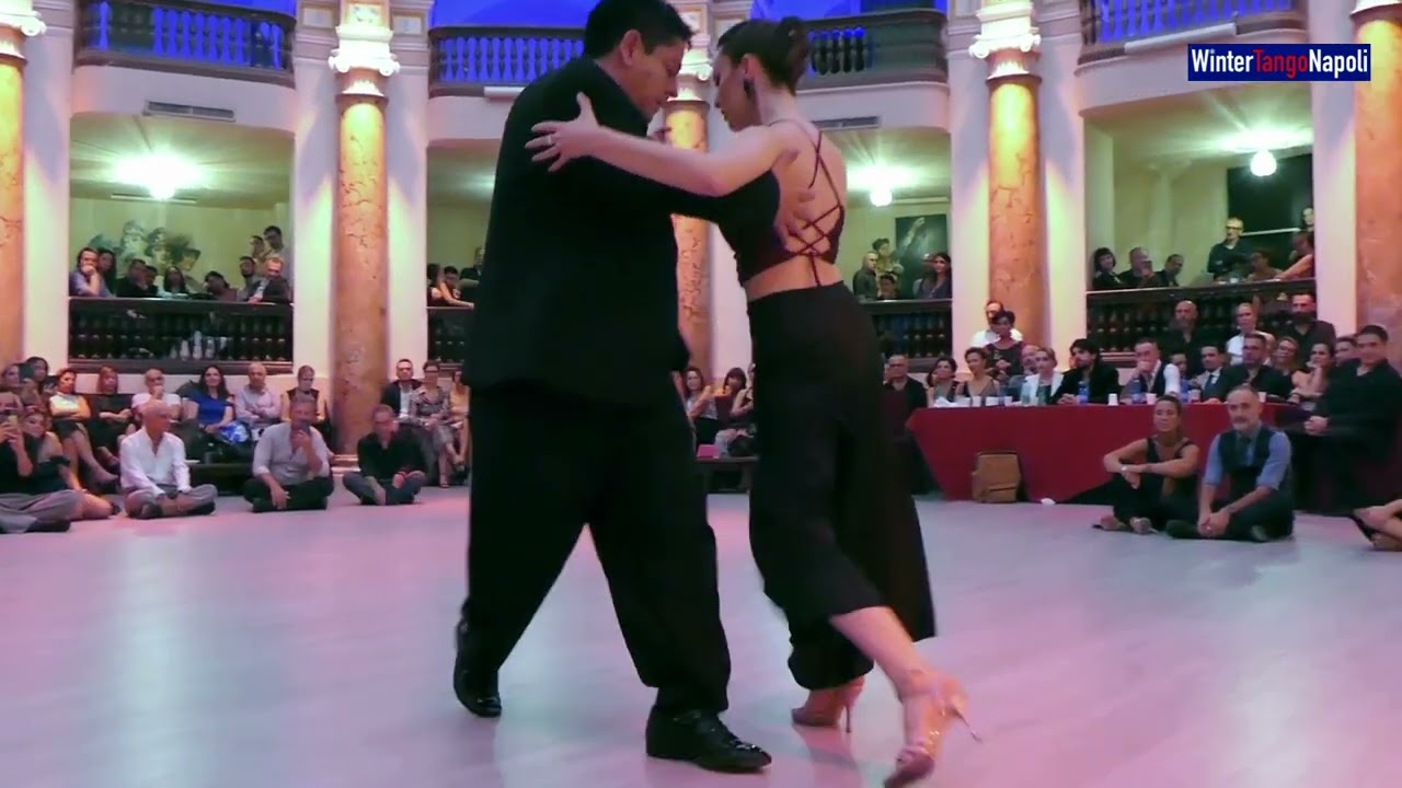 Video thumbnail for Agustina Piaggio & Carlos Espinoza, Como dos extraños (WinterTangoNapoli 2023, 5/4)