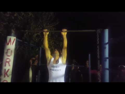 Most clap pull ups in one minute