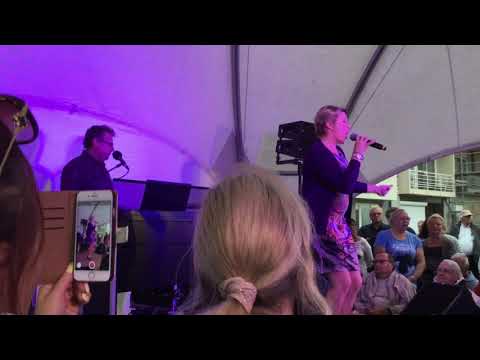 Vanessa Chinitor & Dirk Bauters - Country Roads