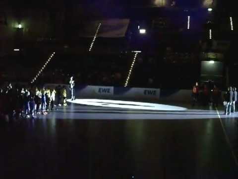 Einlaufen beim EWE WinterCup in Oldenburg 23.02.2013 - TV Bunde E1