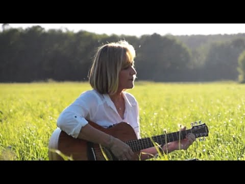 Elaine M - Your Country Melody