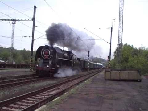 475 179 na čele parního vlaku - Karel 1 - Praha Krč - 1.5.2011.