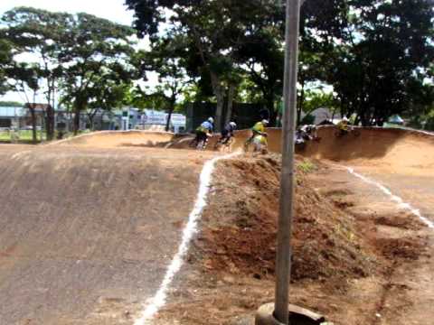 Categoria Junior Men - Bicicross- William Piltz Vomitando na Largada!