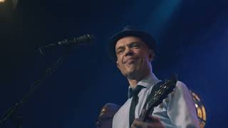 Thorbjørn Risager &amp; The Black Tornado - Hold My Lover Tight (Live At Hotel Cecil)