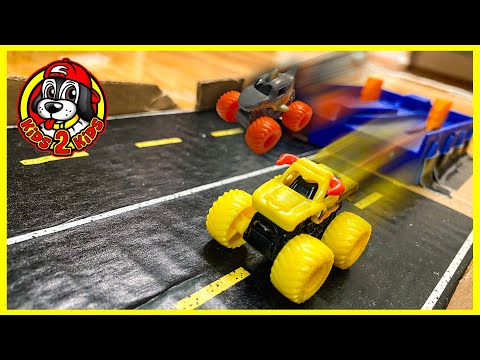 🏎OPENING & DRAG RACING New 2022 MINI MYSTERY MONSTER JAM Monster Truck Toys