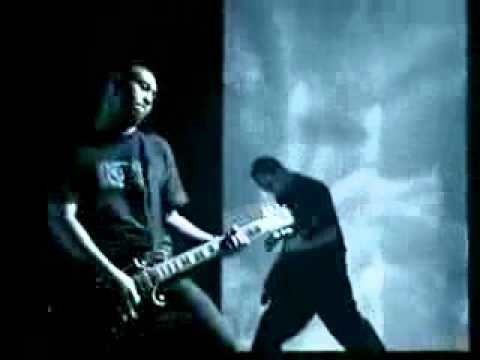 Burgerkill Feat. Fadly Padi - Tiga Titik Hitam