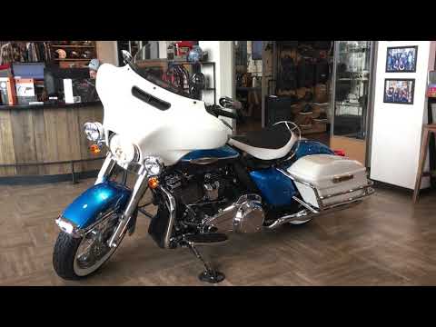 2021 Harley-Davidson Electra Glide Revival (Hi-Fi Blue/Birch White)