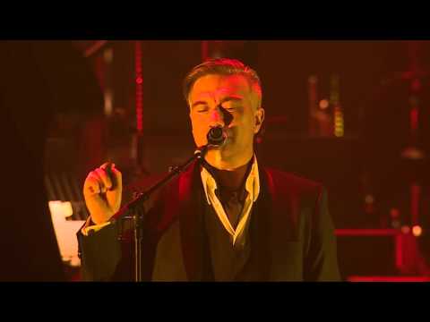 Warren Maxwell, Thomas Oliver & Louis Baker performing Multi Love