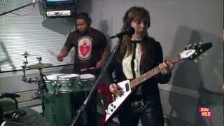 Serena Ryder Performs &#39;Stompa&#39; Live | KiSS 92.5