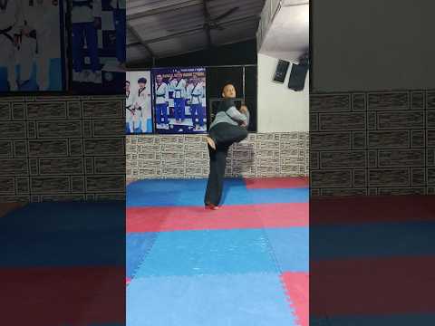 Tony Jaa Side Kick Martial Arts Tutorial 💥 #Shorts #MuayThai #TonyJaa