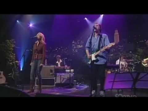 Ray Davies performs "A Long Way From Home" and "The Getaway (Lonesome Train)"