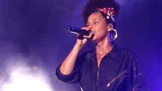 Alicia Keys - &quot;Teenage Love Affair&quot; and &quot;No One&quot;