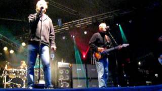 Eppu Normaali Porvoo 6.6.2009 Murheellisten laulujen maa ja Linnunradan laidalla.