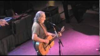 Willie Nelson - Help Me Make It Through the Night and Me and Bobby McGee