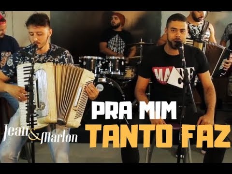 Pra Mim Tanto Faz video