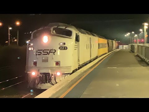 9341 - CLF3 (Space Ghost) & CLF1 (Milton Bromwich) racing through Unanderra