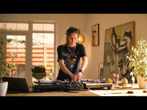 Cavi - 'Keep Holding On' Mixtape - House & Disco DJ Mix