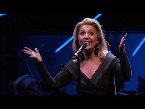 Siobhán McCarthy performing The Winner Takes It All