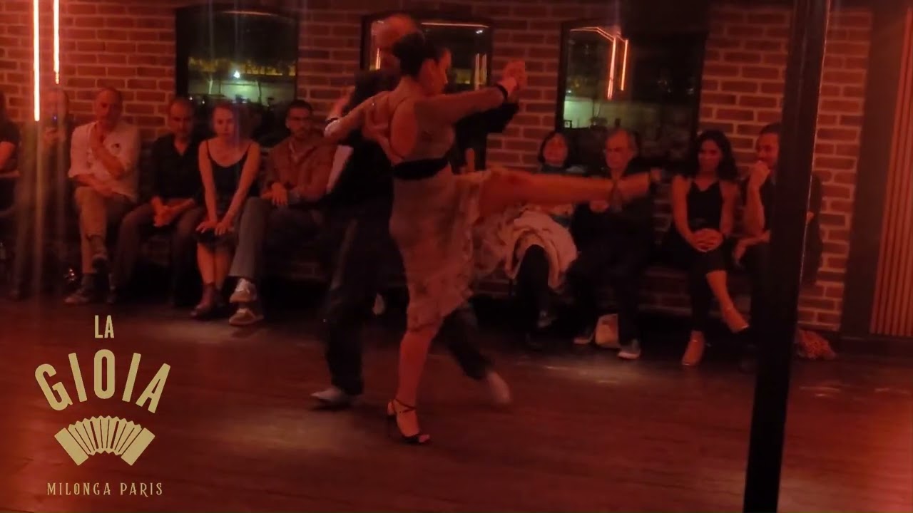 Video thumbnail for PABLO RODRIGUEZ & ANTONELLA TERRAZAS à la Milonga la GIOIA (3/4)