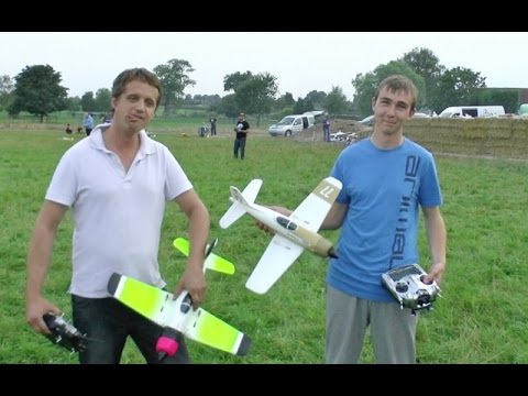 RUPERT & DEANO FLYING THEIR RC RAREBEARS TOGETHER AT SPOCKFEST - 2014