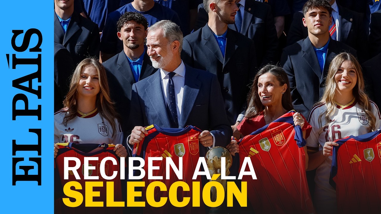 Felipe VI, la reina Letizia, Leonor y Sofía reciben a los campeones del mundo | EL PAÍS
