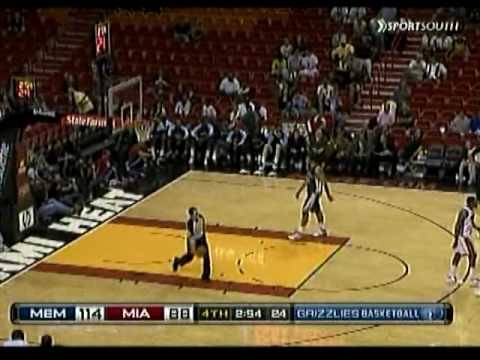 Steven Hunter 3 consecutive dunks vs. Miami (12/13/09)