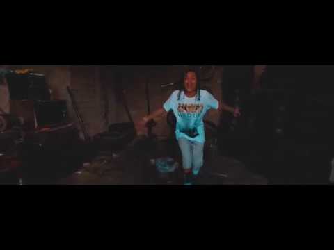 LA QUE SIEMPRE ANDA MAL // LA CRISTA // VIDEO OFICIAL // 2018