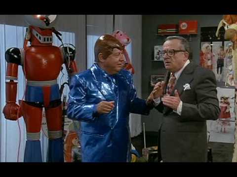 Paolo Villaggio - Fantozzi Filini scena robot (Grandi magazzini - cropped).avi