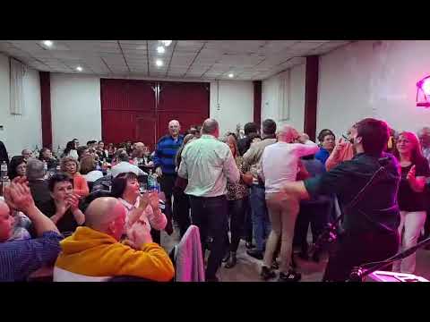 INCREÍBLE cena y baile en LANDETA!! A salón LLENO!!
