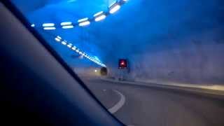 preview picture of video 'Круговая развязка в тоннеле Butunnelen в Норвегии.'