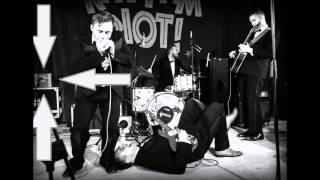 Video thumbnail for Volutone amplifier 30s Altec 633A Salt shaker microphone Guyatone by Vikings of Vintage Audio