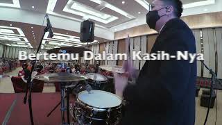 Download lagu Ku Tak Pandang - Bertemu Dalam Kasih-Nya mp3 Download lagu Ku Tak Pandang - Bertemu Dalam Kasih-Nya mp3
