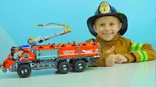 LEGO Technic Спасательный транспорт для аэропорта (42068) - відео 1