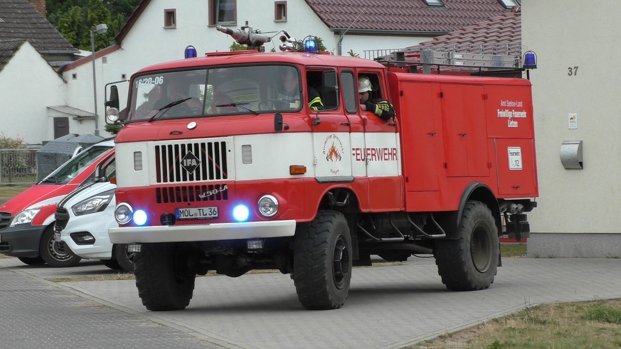 [Ein echter DDR Klassiker im aktiven Einsatzdienst!] Einsatzfahrten zur Alarmübung in Falkenhagen