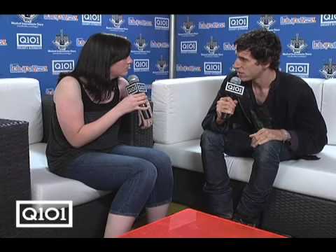 Electra interviews Donald of The Virgins at Lollapalooza '09