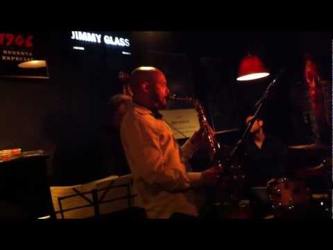 Miguel Zenón Quartet (Hans Glawischnig solo)  at Jimmy Glass Jazz Bar