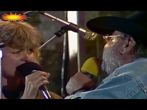 Michal Tučný a Pavlína Jíšová - Dlouhá, černá, limusina