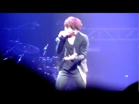 120309  FT Island - Love Sick * Hongki focused* + Speaking English @ Nokia Theatre in LA