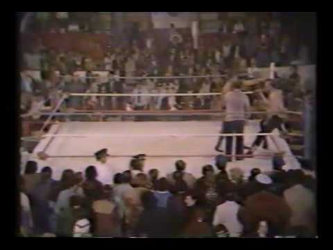Jacques Rougeau Sr.  vs  Stan Stasiak (1976)