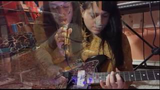 Video thumbnail for droning with the ebow and Alexander Pedals Sky 5000 by Anne Sulikowski
