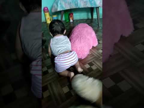 Deesha Puri playing with her cousin sister gift