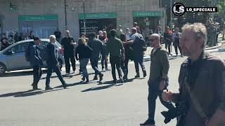 В Риме во время памятных мероприятий напали на людей с украинскими флагами: есть пострадавшие (видео)