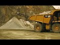 Off-Highway Trucks CAT® 770G 772G Walk Around