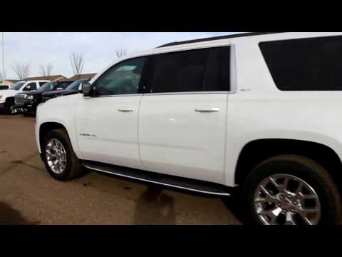 White Frost Tricoat 2017 GMC Yukon XL SLT for sale in Medicine Hat, AB!