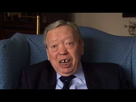 Anthony Howard - Being supported by John Freeman (11/41)